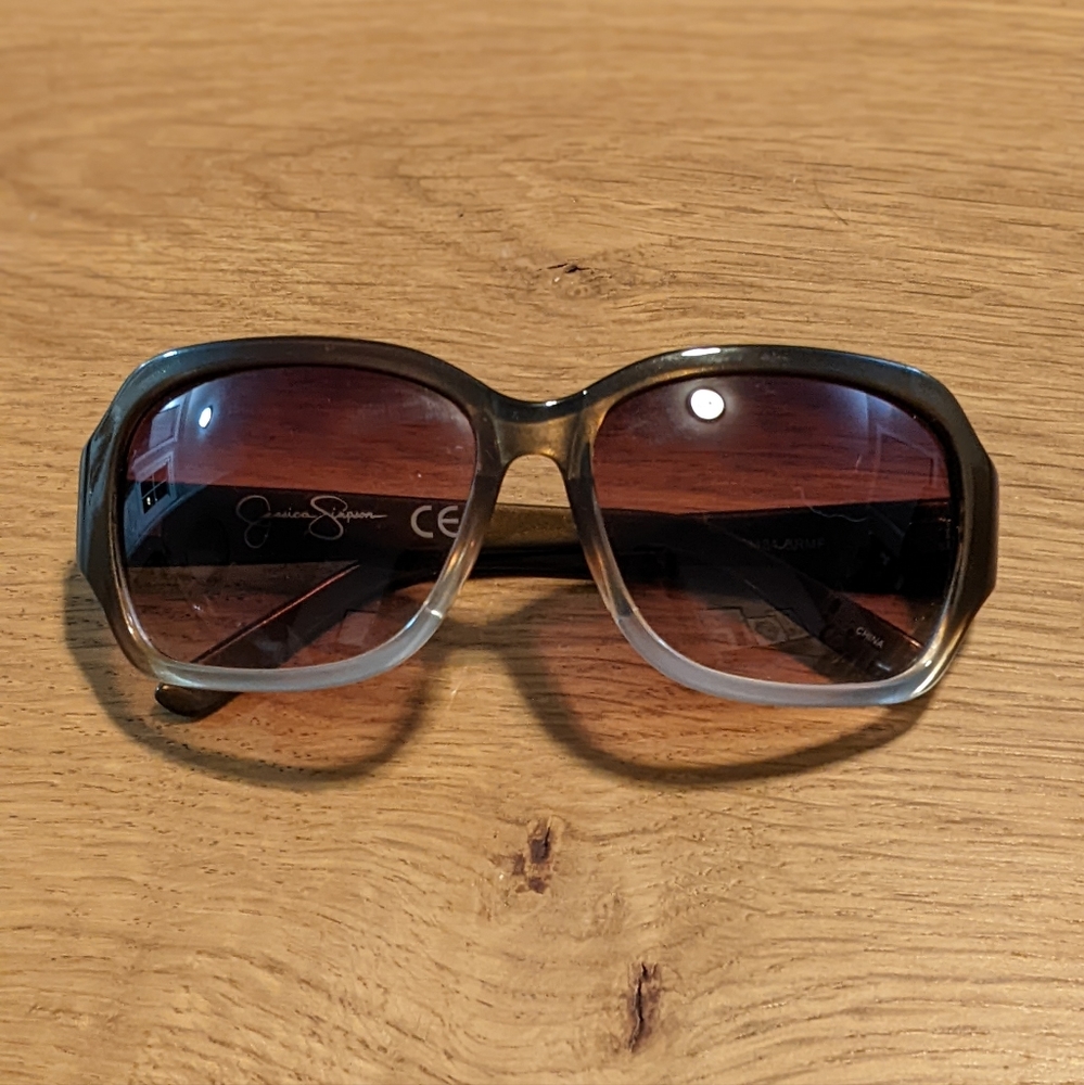 Jessica Simpson Sunglasses, EUC